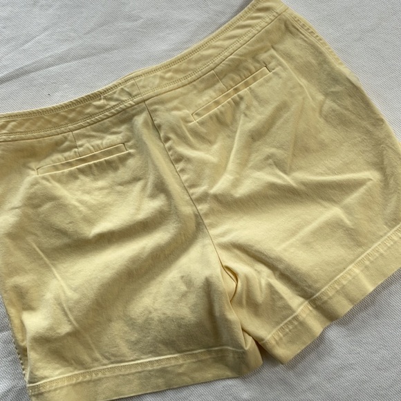 🍀3/50 ANN TAYLOR Yellow Cotton Shorts (14) - Picture 2 of 15